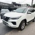 TOYOTA HILUX SW4 2.8 D-4D TURBO DIESEL SRX 7L 4X4 AUTOMÁTICO TOYOTA HILUX SW4 2.8 D-4D TURBO DIESEL SRX 7L 4X4 AUTOMÁTICO