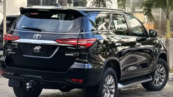 TOYOTA-HILUX SW4-2022