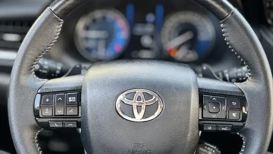 TOYOTA-HILUX SW4-2022