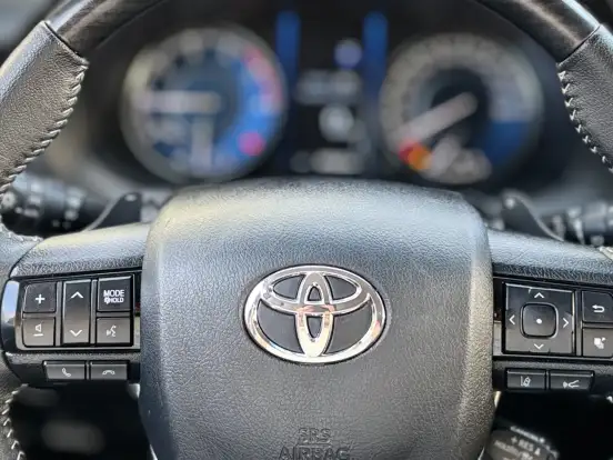 TOYOTA-HILUX SW4-2.8 D-4D TURBO DIESEL SRX 7L 4X4 AUTOMÁTICO TOYOTA-HILUX SW4-2022