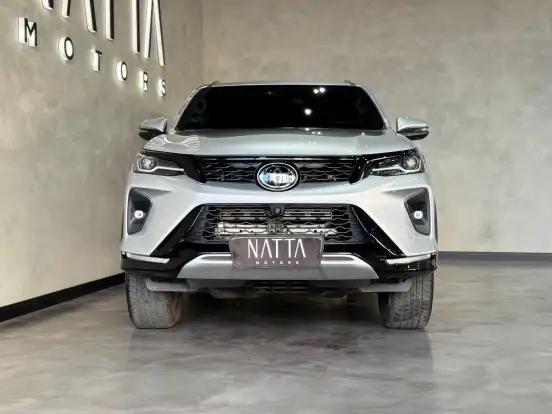 TOYOTA-HILUX SW4-2.8 D-4D TURBO DIESEL SRX PLATINUM 7L 4X4 AUTOMÁTICO TOYOTA-HILUX SW4-2024