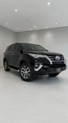 TOYOTA HILUX SW4 2.8 SRX 4X4 16V TURBO INTERCOOLER DIESEL 4P AUTOMÁTICO