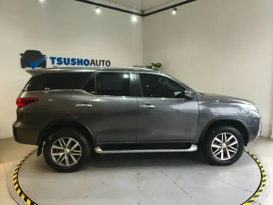 TOYOTA-HILUX SW4-2020
