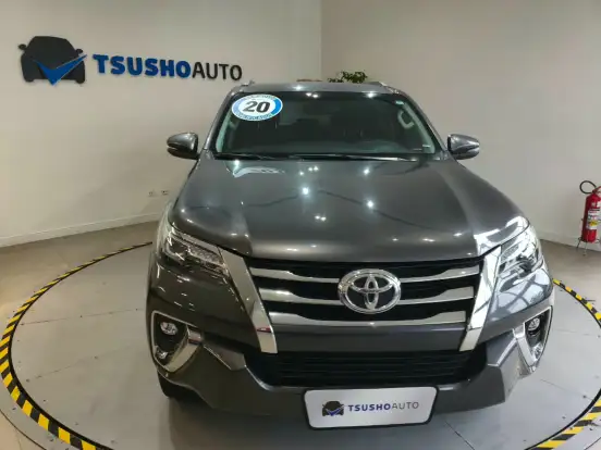 TOYOTA-HILUX SW4-2020