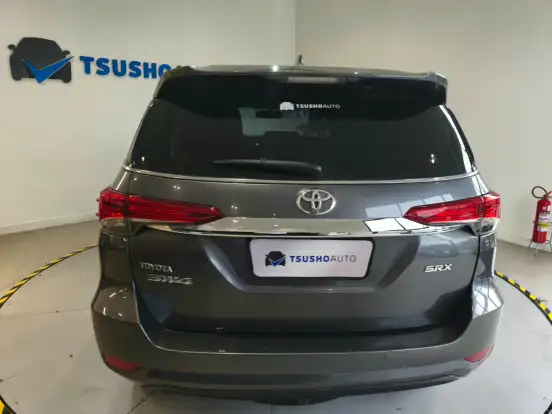 TOYOTA-HILUX SW4-2020