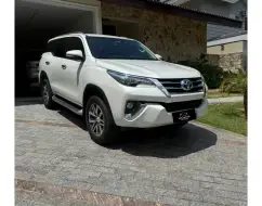 TOYOTA HILUX SW4 2.8 SRX 4X4 7 LUGARES 16V TURBO INTERCOOLER DIESEL 4P AUTOMÁTICO TOYOTA HILUX SW4 2.8 SRX 4X4 7 LUGARES 16V TURBO INTERCOOLER DIESEL 4P AUTOMÁTICO