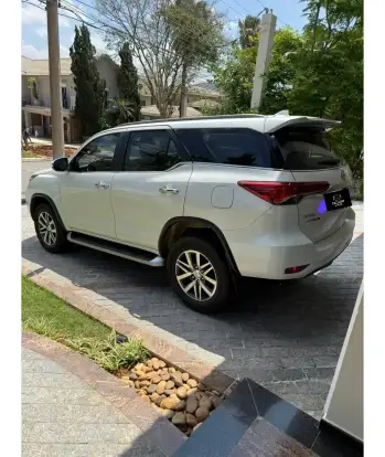 TOYOTA-HILUX SW4-2017