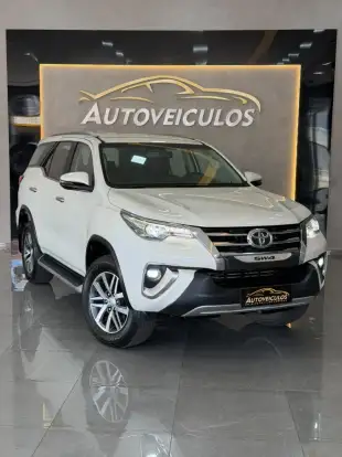 TOYOTA-HILUX SW4-2018