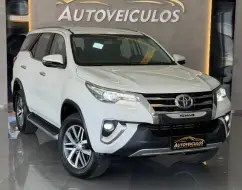 TOYOTA HILUX SW4 2.8 SRX 4X4 7 LUGARES 16V TURBO INTERCOOLER DIESEL 4P AUTOMÁTICO TOYOTA HILUX SW4 2.8 SRX 4X4 7 LUGARES 16V TURBO INTERCOOLER DIESEL 4P AUTOMÁTICO