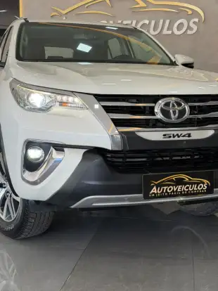 TOYOTA-HILUX SW4-2018