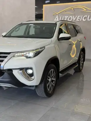 TOYOTA-HILUX SW4-2018