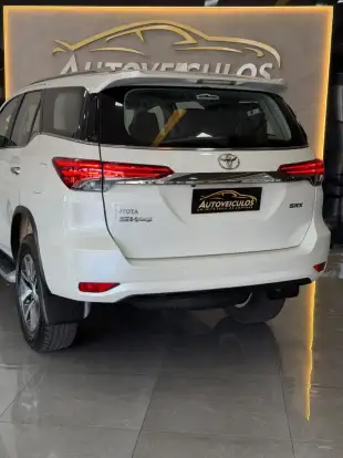 TOYOTA-HILUX SW4-2018