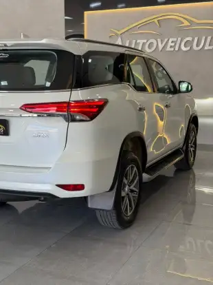 TOYOTA-HILUX SW4-2018