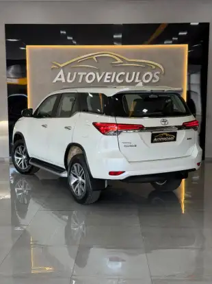 TOYOTA-HILUX SW4-2018