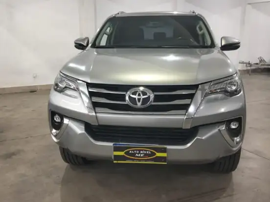 TOYOTA-HILUX SW4-2.8 SRX 4X4 7 LUGARES 16V TURBO INTERCOOLER DIESEL 4P AUTOMÁTICO TOYOTA-HILUX SW4-2020