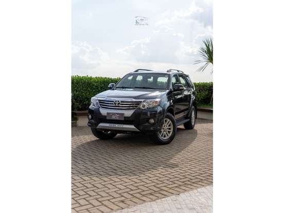 TOYOTA-HILUX SW4-2012