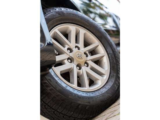 TOYOTA-HILUX SW4-2012