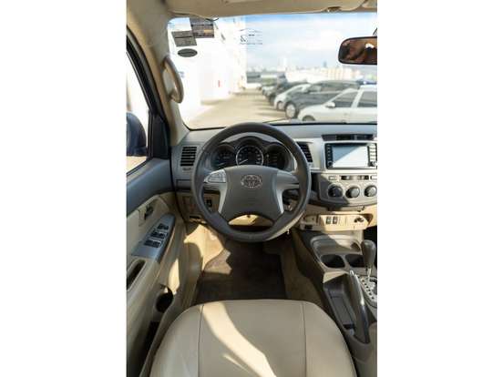 TOYOTA-HILUX SW4-2012