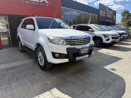 TOYOTA-HILUX SW4-2.7 SR 4X2 16V FLEX 4P AUTOMÁTICO TOYOTA-HILUX SW4-2015