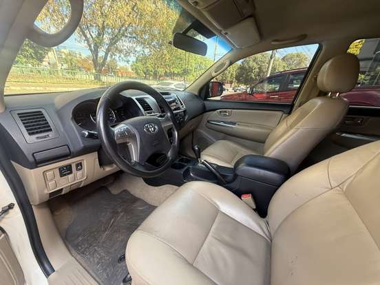 TOYOTA-HILUX SW4-2.7 SR 4X2 16V FLEX 4P AUTOMÁTICO TOYOTA-HILUX SW4-2015