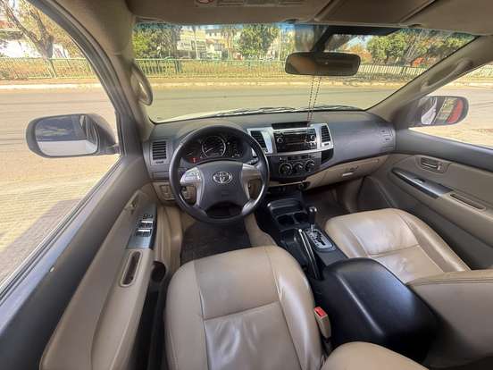 TOYOTA-HILUX SW4-2.7 SR 4X2 16V FLEX 4P AUTOMÁTICO TOYOTA-HILUX SW4-2015