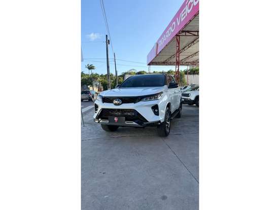 TOYOTA-HILUX SW4-2023