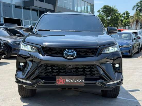 TOYOTA-HILUX SW4-2023
