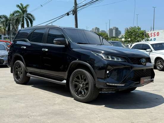 TOYOTA-HILUX SW4-2023