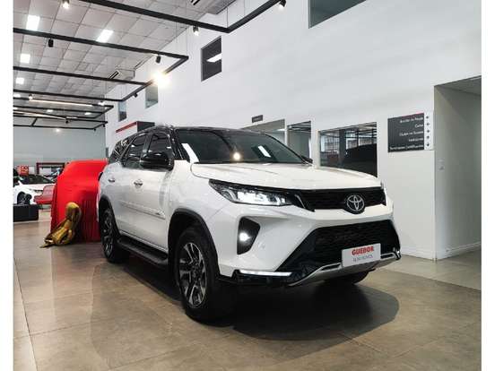 TOYOTA-HILUX SW4-2025