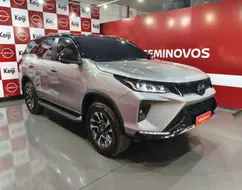 TOYOTA HILUX SW4 2.8 D-4D TURBO DIESEL DIAMOND 7L 4X4 AUTOMÁTICO TOYOTA HILUX SW4 2.8 D-4D TURBO DIESEL DIAMOND 7L 4X4 AUTOMÁTICO