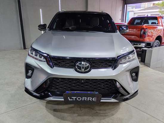 TOYOTA-HILUX SW4-2023