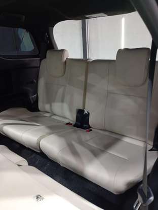 TOYOTA-HILUX SW4-2023