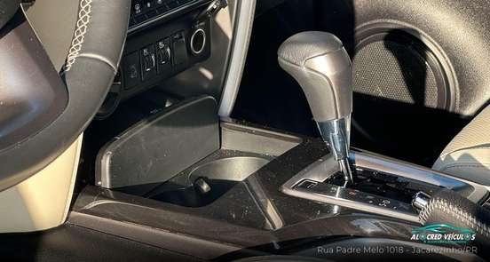 TOYOTA-HILUX SW4-2022
