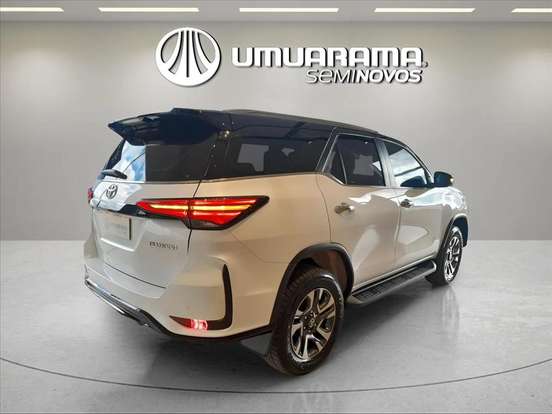 TOYOTA-HILUX SW4-2023