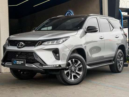 TOYOTA-HILUX SW4-2023