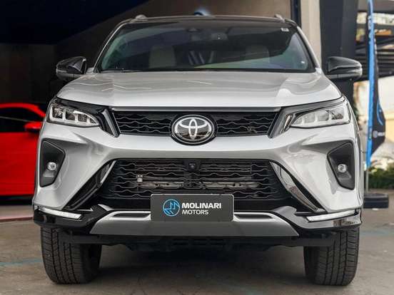 TOYOTA-HILUX SW4-2.8 D-4D TURBO DIESEL DIAMOND 7L 4X4 AUTOMÁTICO TOYOTA-HILUX SW4-2023