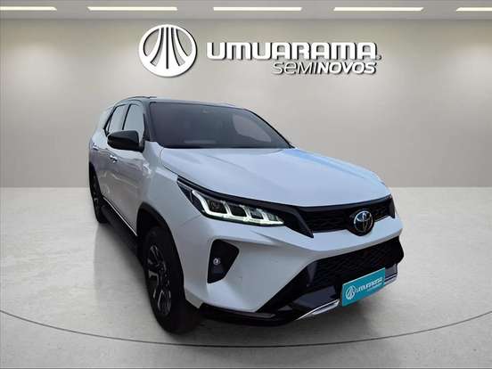 TOYOTA-HILUX SW4-2025