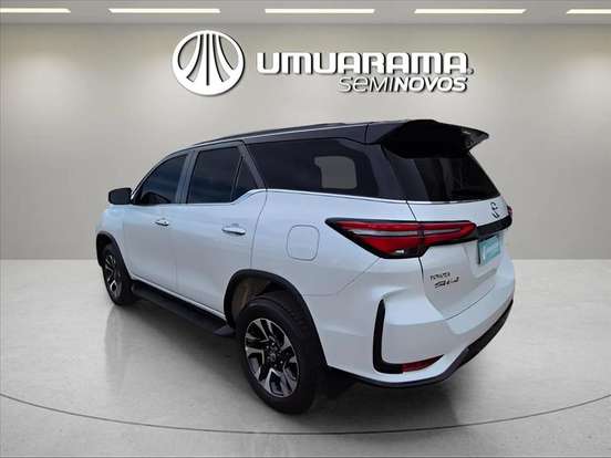 TOYOTA-HILUX SW4-2.8 D-4D TURBO DIESEL DIAMOND 7L 4X4 AUTOMÁTICO TOYOTA-HILUX SW4-2025