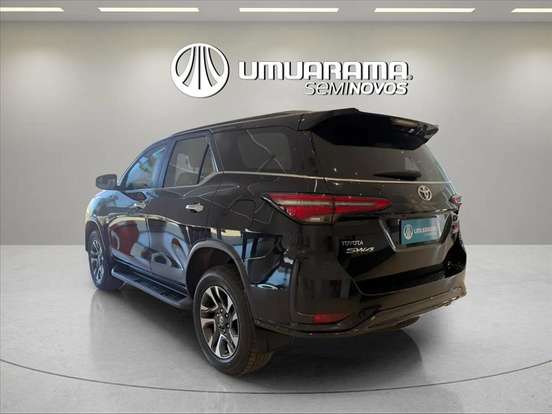 TOYOTA-HILUX SW4-2023