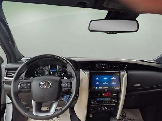 TOYOTA-HILUX SW4-2025