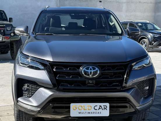TOYOTA-HILUX SW4-2.8 D-4D TURBO DIESEL SRX 4X4 AUTOMÁTICO TOYOTA-HILUX SW4-2023