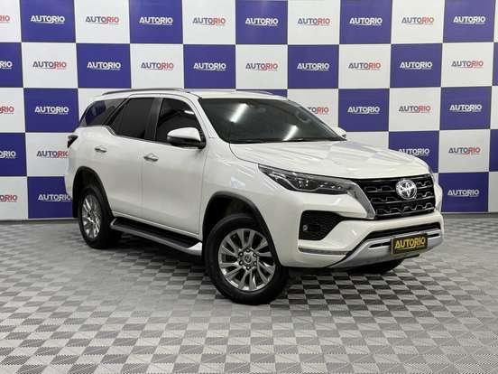 TOYOTA-HILUX SW4-2.8 D-4D TURBO DIESEL SRX 4X4 AUTOMÁTICO TOYOTA-HILUX SW4-2021
