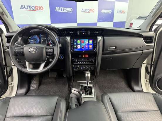 TOYOTA-HILUX SW4-2.8 D-4D TURBO DIESEL SRX 4X4 AUTOMÁTICO TOYOTA-HILUX SW4-2021