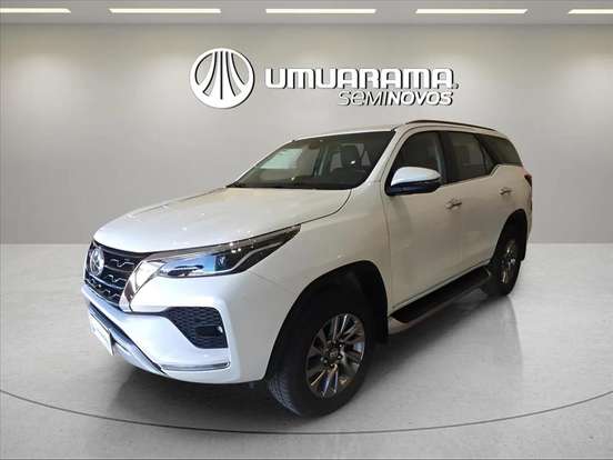 TOYOTA-HILUX SW4-2.8 D-4D TURBO DIESEL SRX 4X4 AUTOMÁTICO TOYOTA-HILUX SW4-2023