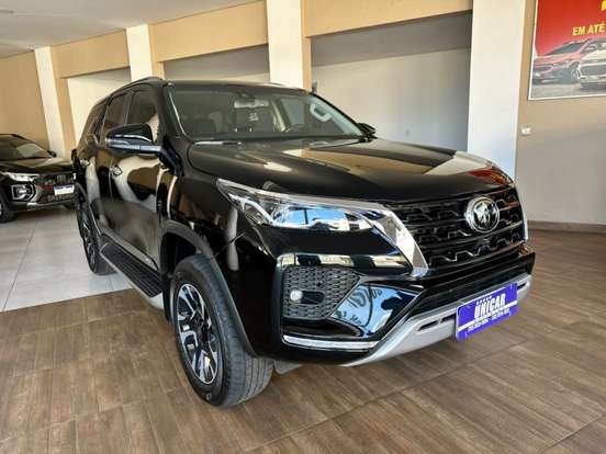 TOYOTA-HILUX SW4-2023