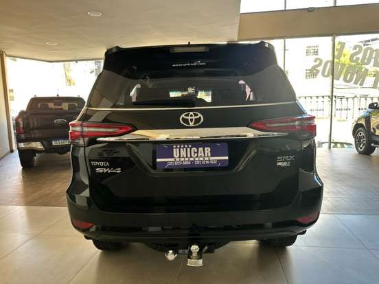 TOYOTA-HILUX SW4-2023