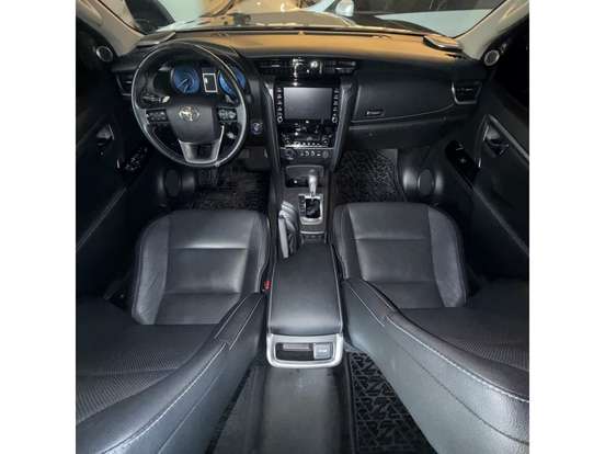 TOYOTA-HILUX SW4-2.8 D-4D TURBO DIESEL SRX 7L 4X4 AUTOMÁTICO TOYOTA-HILUX SW4-2021