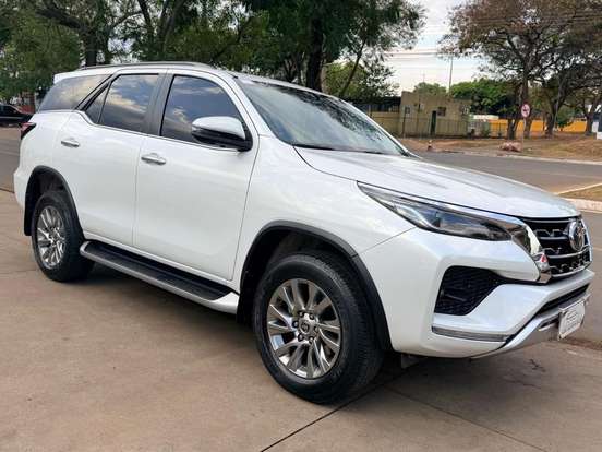 TOYOTA-HILUX SW4-2023