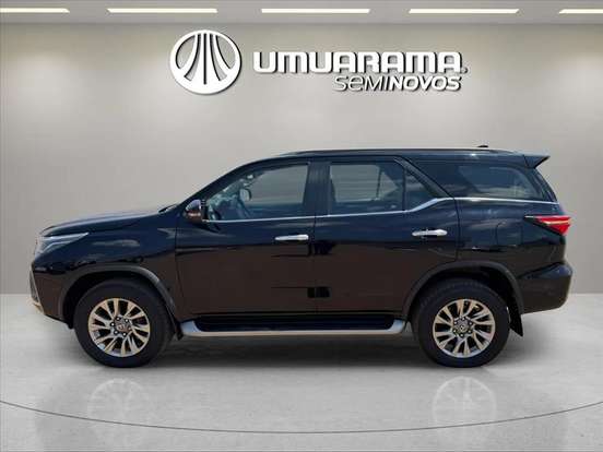 TOYOTA-HILUX SW4-2.8 D-4D TURBO DIESEL SRX 7L 4X4 AUTOMÁTICO TOYOTA-HILUX SW4-2022
