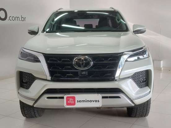 TOYOTA-HILUX SW4-2.8 D-4D TURBO DIESEL SRX 7L 4X4 AUTOMÁTICO TOYOTA-HILUX SW4-2022